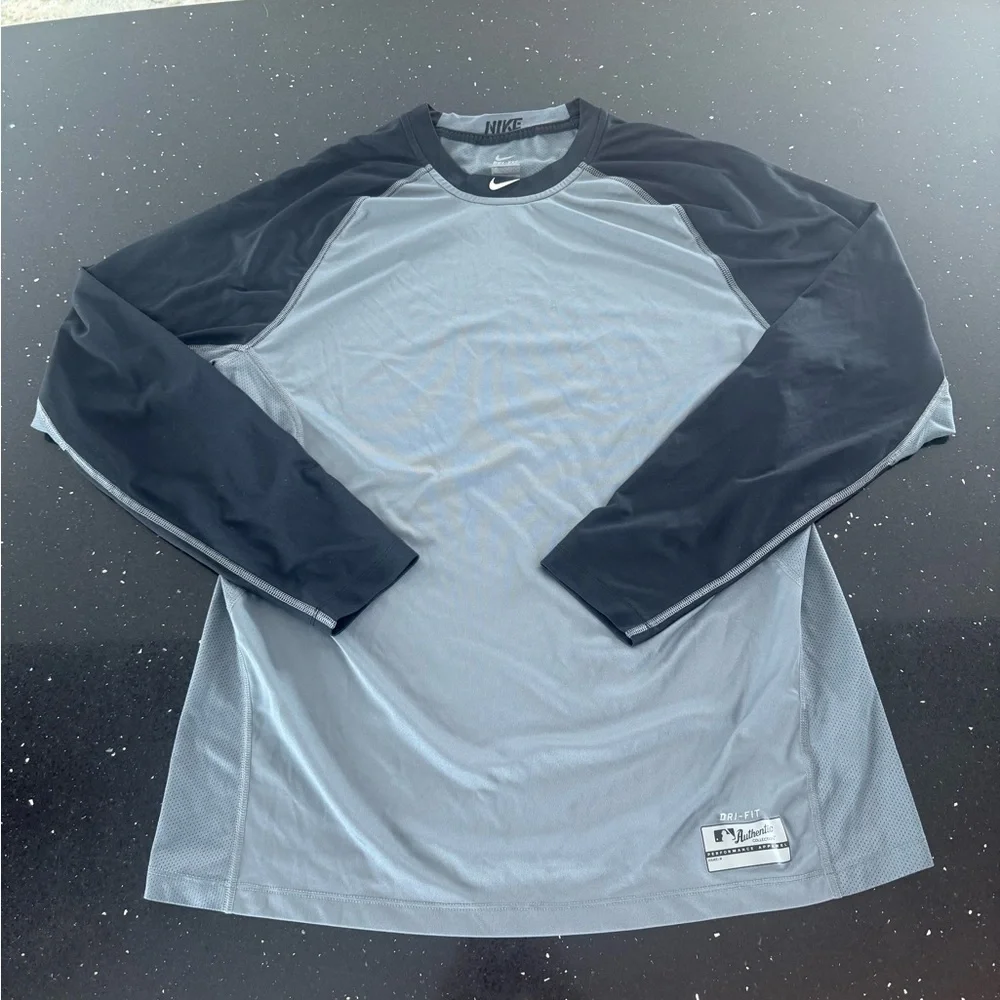 Nike Black and Gray Raglan Long Sleeve Shirt